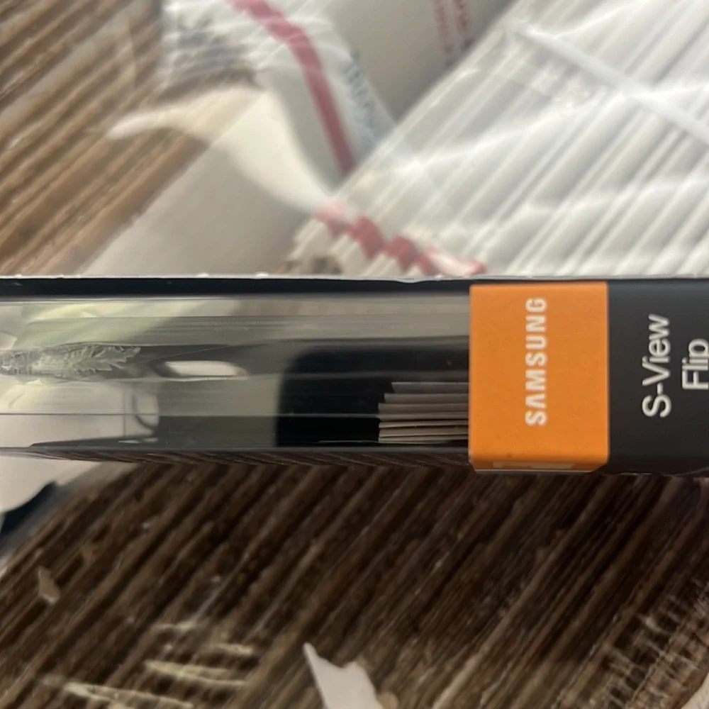 SAMSUNG Galaxy S6 S-View Flip Cover brand new in box